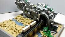 LEGO-миниатюра. Горный массив и поезд